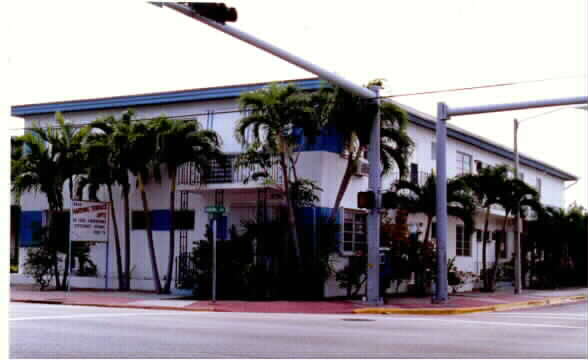 Harding Terrace Apartments in Miami Beach, FL - Building Photo - Building Photo