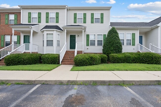 1917 Stroll Cir in Fuquay Varina, NC - Building Photo - Building Photo