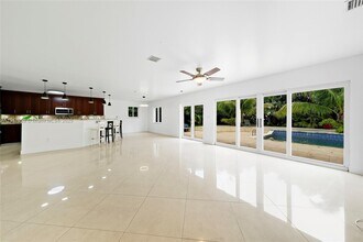 8845 SW 156th Terrace in Palmetto Bay, FL - Building Photo - Building Photo