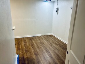 13623 8th Ave SW in Burien, WA - Foto de edificio - Building Photo