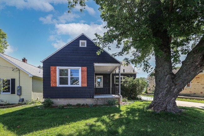 property at 904 Catherine St