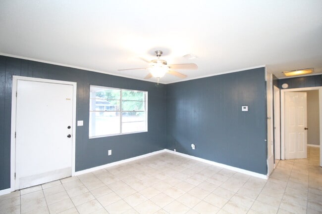 6618 Applegate St in Milton, FL - Foto de edificio - Building Photo