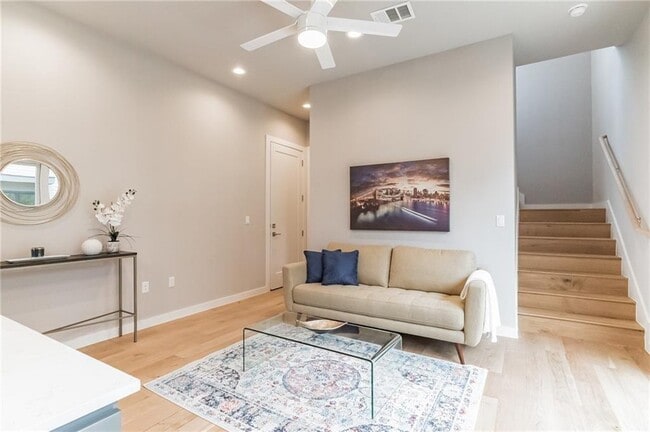 1118 Stobaugh St in Austin, TX - Building Photo - Building Photo