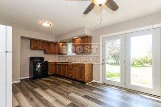 3319 Upper Valley Pike in Springfield, OH - Building Photo - Building Photo