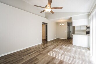 1023 Malletwood Dr in Brandon, FL - Building Photo - Building Photo