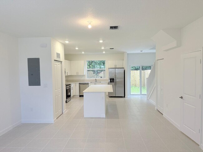 property at 154 SE 10th St