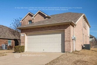 1116 Melrose Dr in Burleson, TX - Foto de edificio - Building Photo