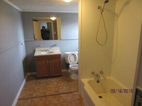 64 Poplar Ave in Newark, OH - Building Photo - Building Photo