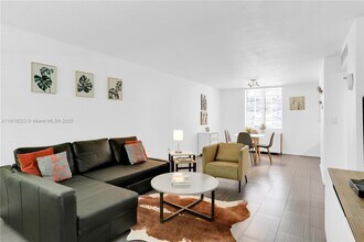 1732 Meridian Ave in Miami Beach, FL - Building Photo - Building Photo
