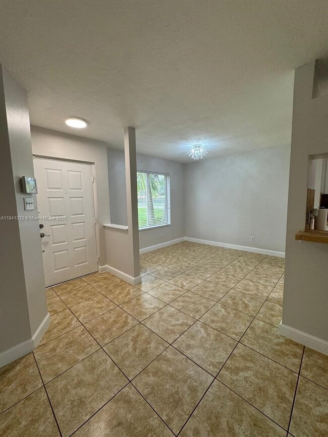 10410 SW 157th Ct in Miami, FL - Building Photo - Building Photo