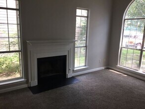 5961 Milligan Ct in Atlanta, GA - Building Photo - Building Photo