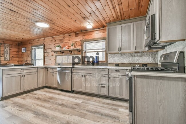 230 Silver Maple Ln in Rabun Gap, GA - Building Photo - Building Photo