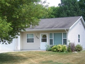 314 Hidden Acres Dr NW in Pennock, MN - Building Photo