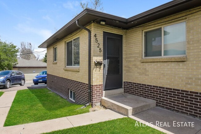 4525 E Yale Ave in Denver, CO - Building Photo - Building Photo
