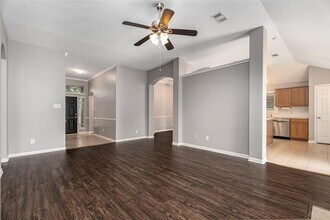 3125 Eagle Nest Dr in La Porte, TX - Building Photo - Building Photo