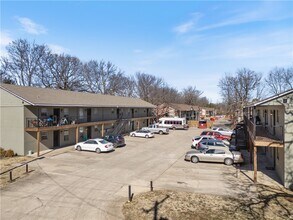 884 W Holly St in Fayetteville, AR - Building Photo - Building Photo