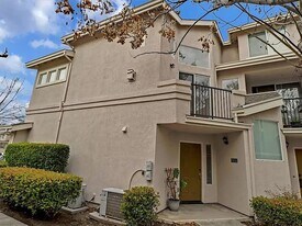 1075 Esparanza Way in San Jose, CA - Building Photo