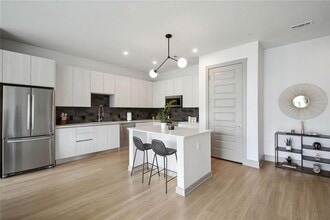 1050 Howell Mill Rd in Atlanta, GA - Building Photo - Building Photo