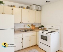 27178 Adams St in Punta Gorda, FL - Foto de edificio - Building Photo