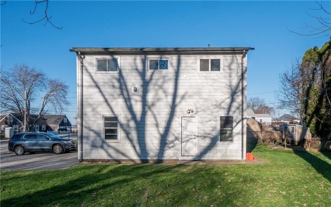 109 Haskins Ave in Tiverton, RI - Building Photo - Building Photo