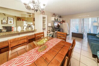 9705 Fontainebleau Blvd in Miami, FL - Building Photo - Building Photo