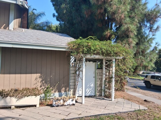 697 Magnolia Ave, Unit Apartamento