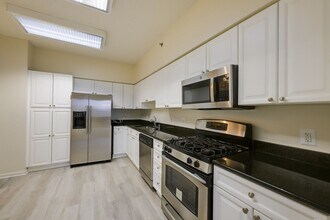 3100 N Leisure World Blvd in Silver Spring, MD - Building Photo - Building Photo