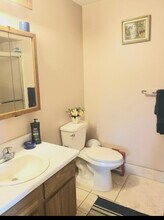 114 Keystone Ct, Unit B in Woodbridge, NJ - Building Photo - Building Photo