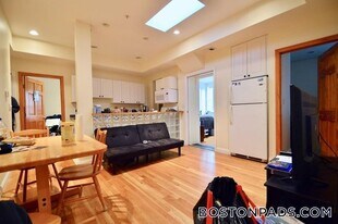 1801 Beacon St in Brookline, MA - Building Photo