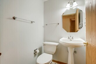 2314 Woodside Dr in Carpentersville, IL - Building Photo - Building Photo