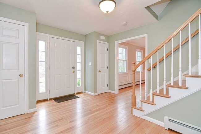 173 East St in Upton, MA - Building Photo - Building Photo