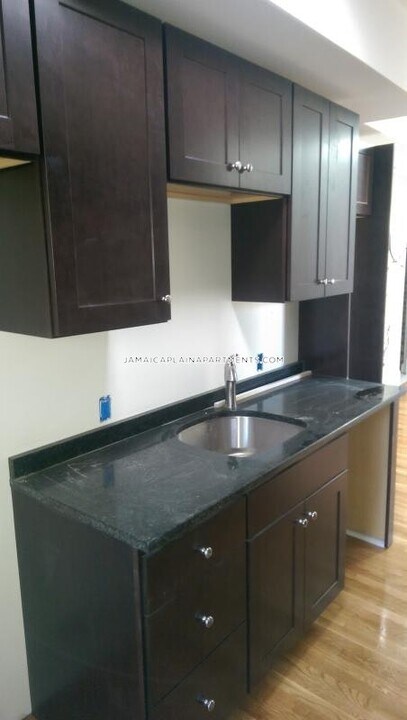 106 Hyde Park Ave Photo