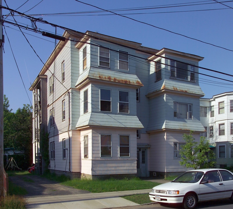 19 Mary in Chicopee, MA - Foto de edificio