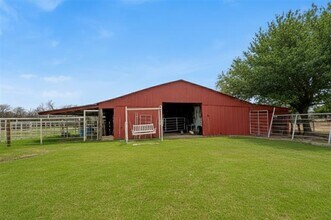 2381 TX-56 in Bonham, TX - Building Photo - Building Photo