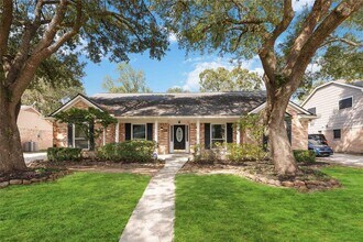 7907 12 Fairway Ln in Atascocita, TX - Foto de edificio - Building Photo