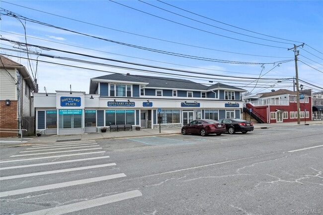 property at 14 Bayville Ave