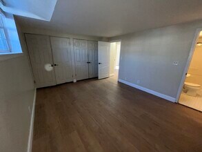 140 Lake Shore Rd, Unit 2B in Boston, MA - Building Photo - Building Photo