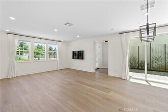 156 Chorus in Irvine, CA - Building Photo - Building Photo