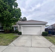 7312 Elverta Rail Way in Rio Linda, CA - Building Photo