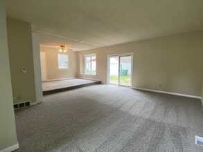 4241 NE 7th St in Des Moines, IA - Building Photo - Building Photo