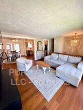 8108 S 152nd Ave in Omaha, NE - Building Photo - Building Photo