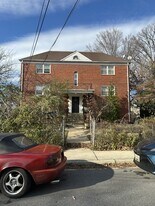 704 Chaney Drive1 in Washington, DC - Building Photo