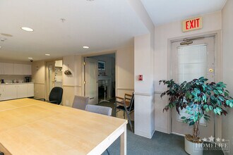 10523 University Dr in Surrey, BC - Building Photo - Building Photo