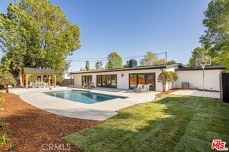 24221 Aetna St in Los Angeles, CA - Building Photo - Building Photo