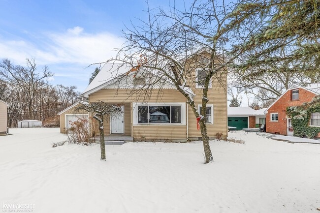 7618 Sylvan St in Shelby Township, MI - Building Photo - Building Photo