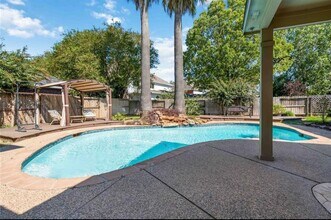 626 Clarenda Falls Dr in Sugar Land, TX - Building Photo - Building Photo