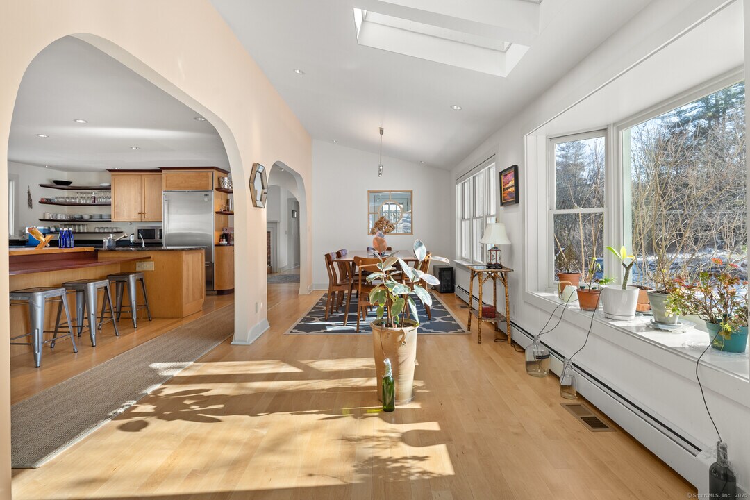 87 Cathole Rd in Litchfield, CT - Building Photo