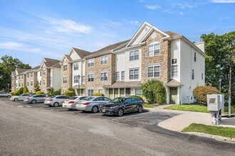 Amber Grove Apartments in Lakewood, NJ - Building Photo - Building Photo