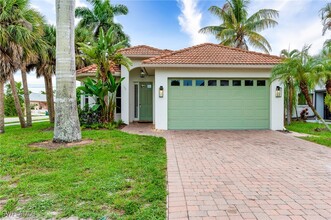 596 93rd Ave N in Naples, FL - Building Photo - Building Photo