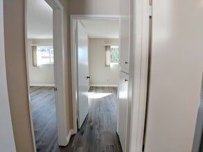 2841 Montrose Ave in Glendale, CA - Building Photo - Building Photo